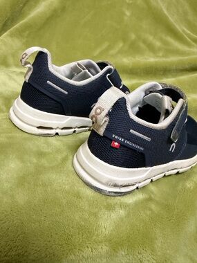 Kids Navy and White Athletic Sneakers with Easy Pull Tab